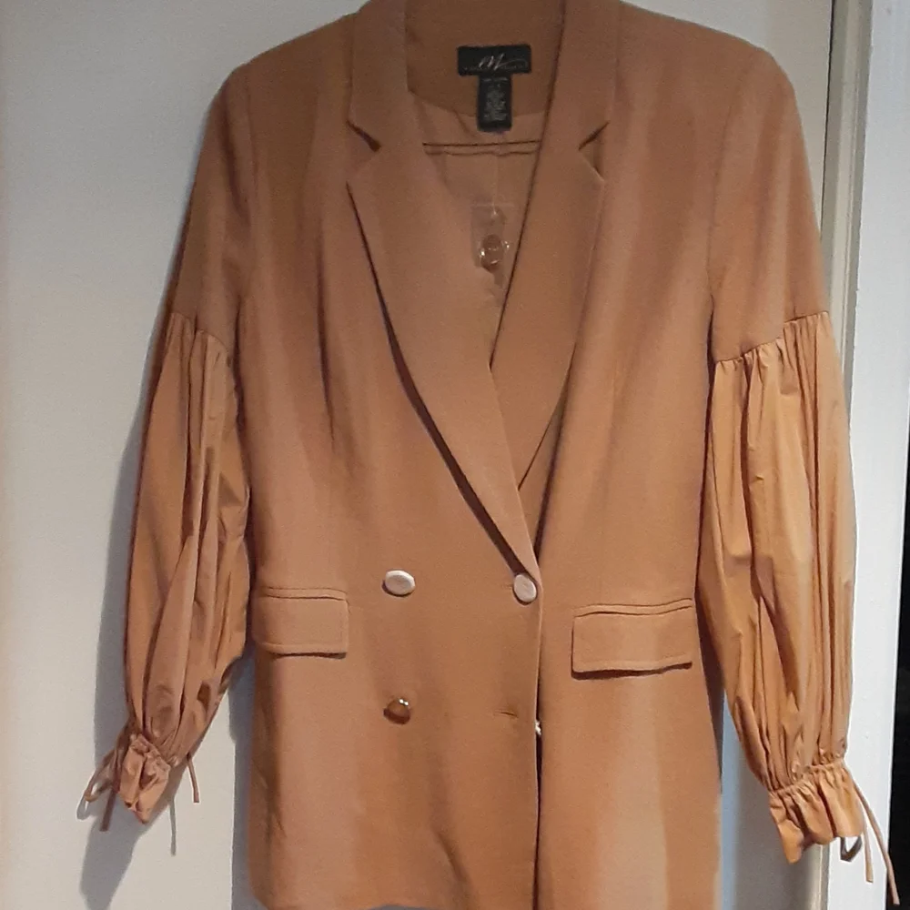 Jacket - Picture 1 of 5